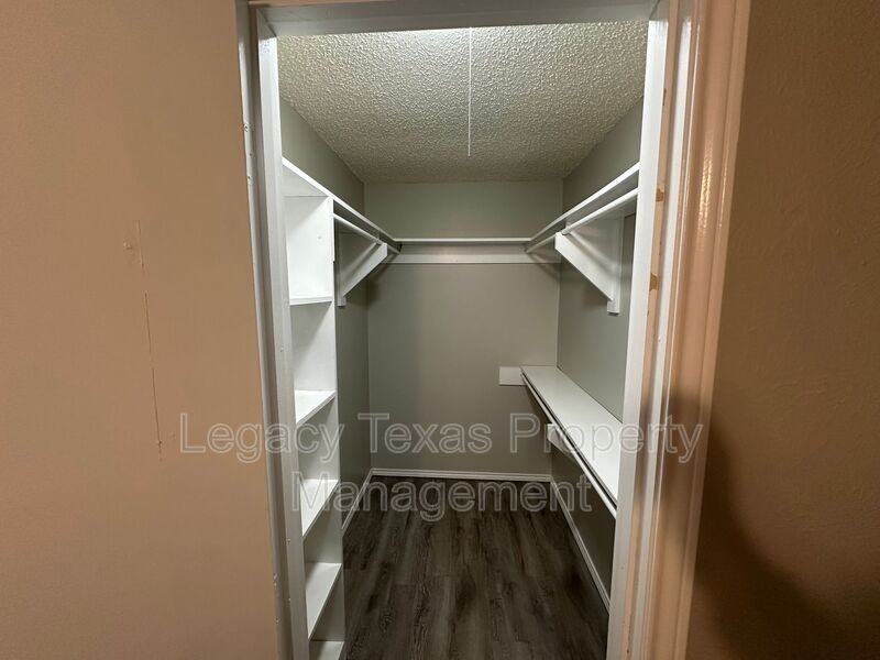 1116 N Nolan River Rd #A - Photo 4 of 14