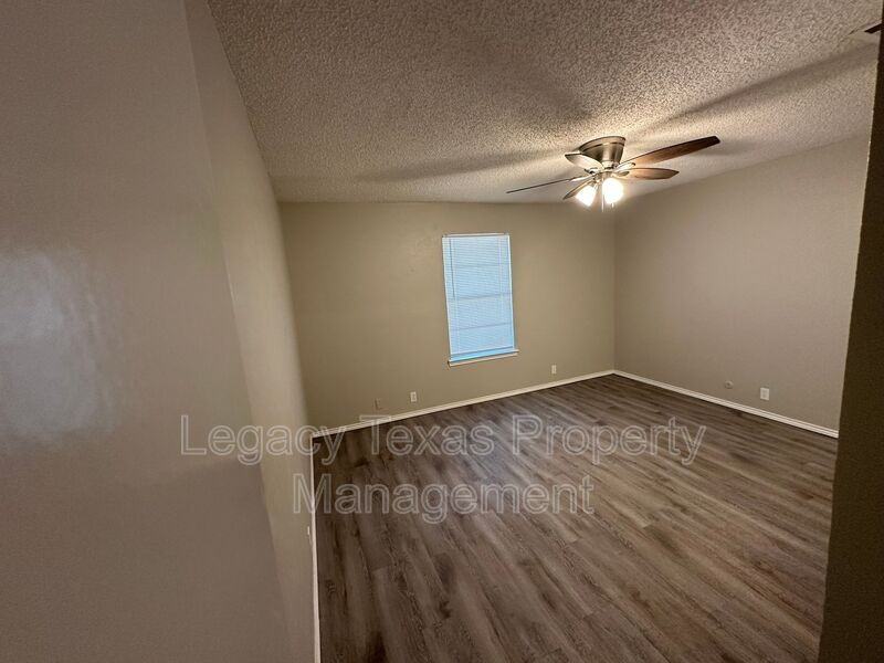 1116 N Nolan River Rd #A - Photo 5 of 14