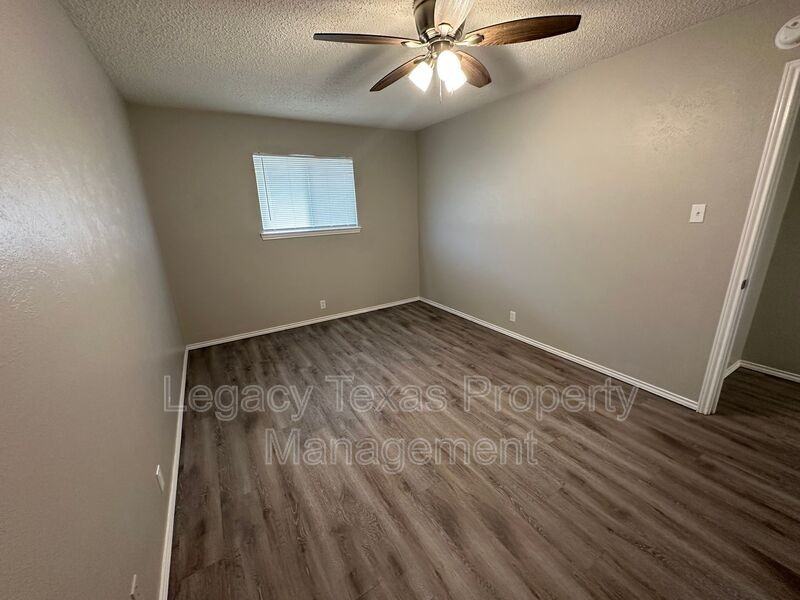 1116 N Nolan River Rd #A - Photo 7 of 14