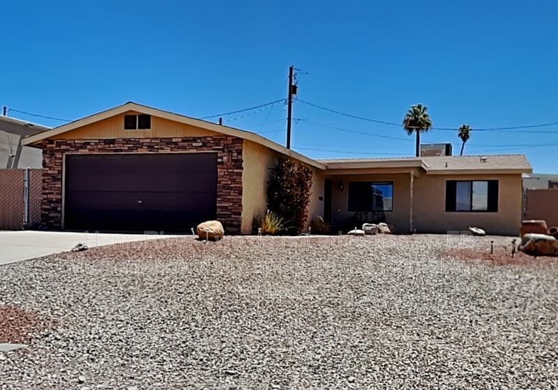 2470 Huntington Dr - Photo 2 of 24