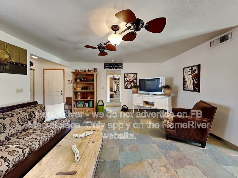 2470 Huntington Dr - Photo 4 of 24