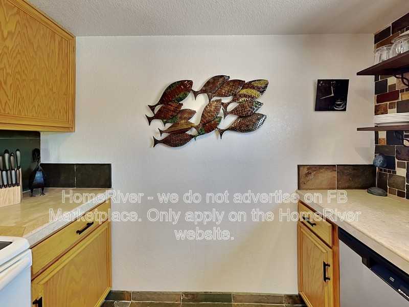 2470 Huntington Dr - Photo 6 of 24