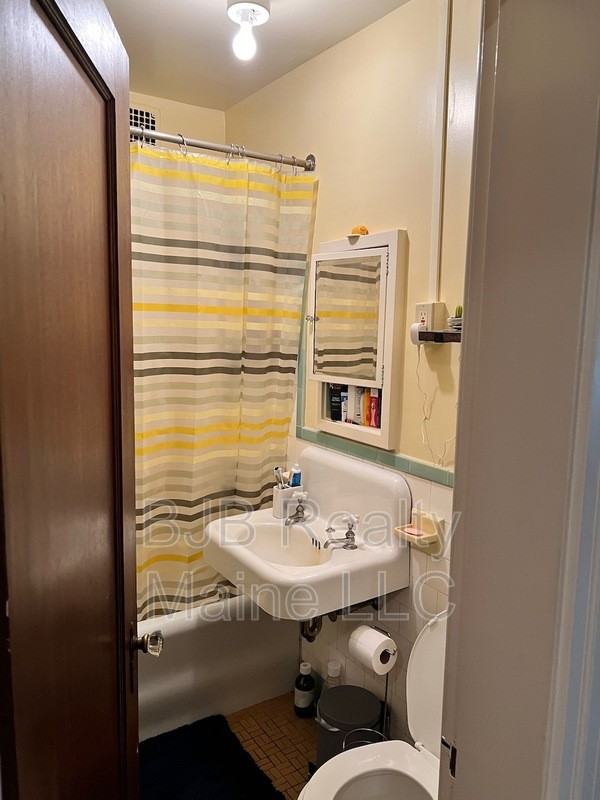 231 State St #25 - Photo 3 of 11