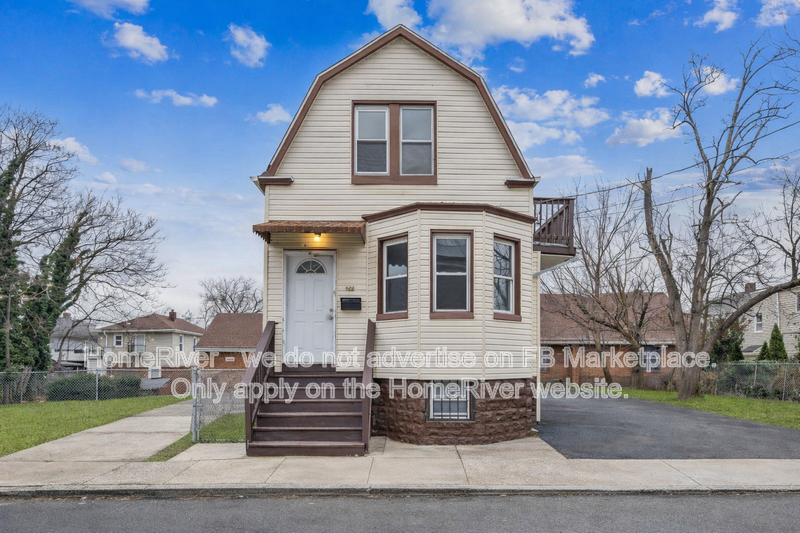 366 Oswald Pl - Photo 2 of 27