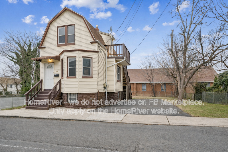 366 Oswald Pl - Photo 3 of 27