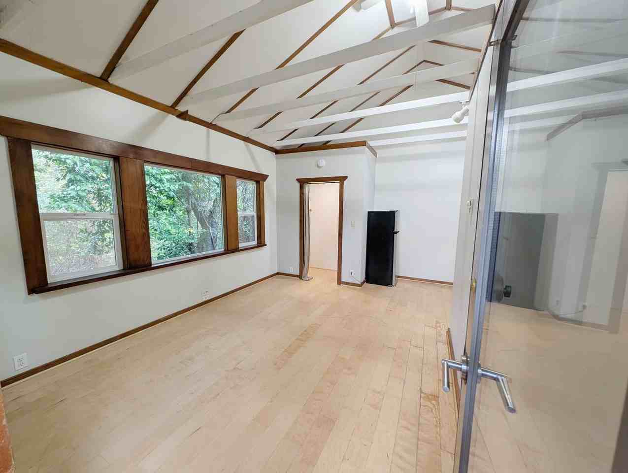 6491 Sw Capitol Hwy - Photo 6 of 17