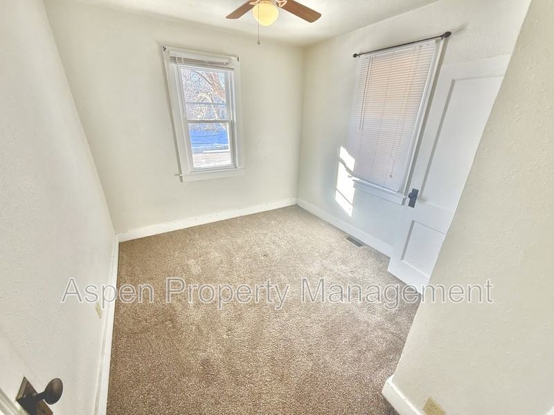 1510 S 10th St - Photo 5 of 6