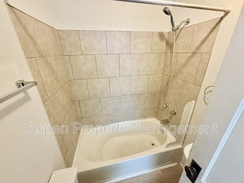 1510 S 10th St - Photo 6 of 6