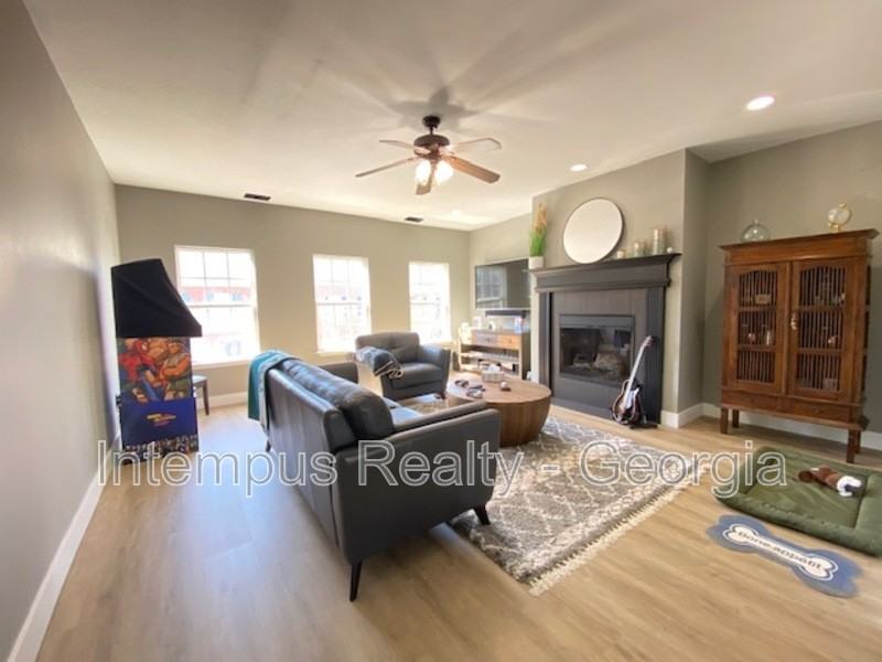 301 Station Trl - Photo 6 of 14