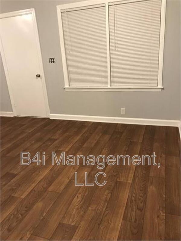 4569 Mitchell St - Photo 6 of 15