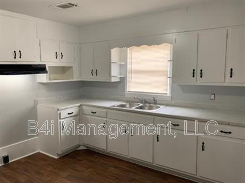 1123 Drewery Ave - Photo 7 of 33