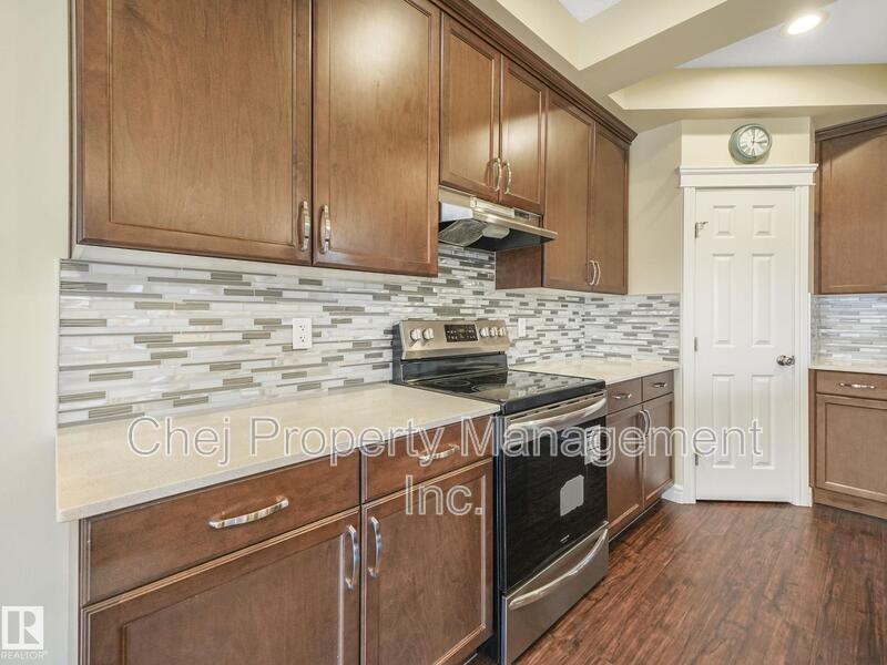 1427 161 St Sw - Photo 6 of 35