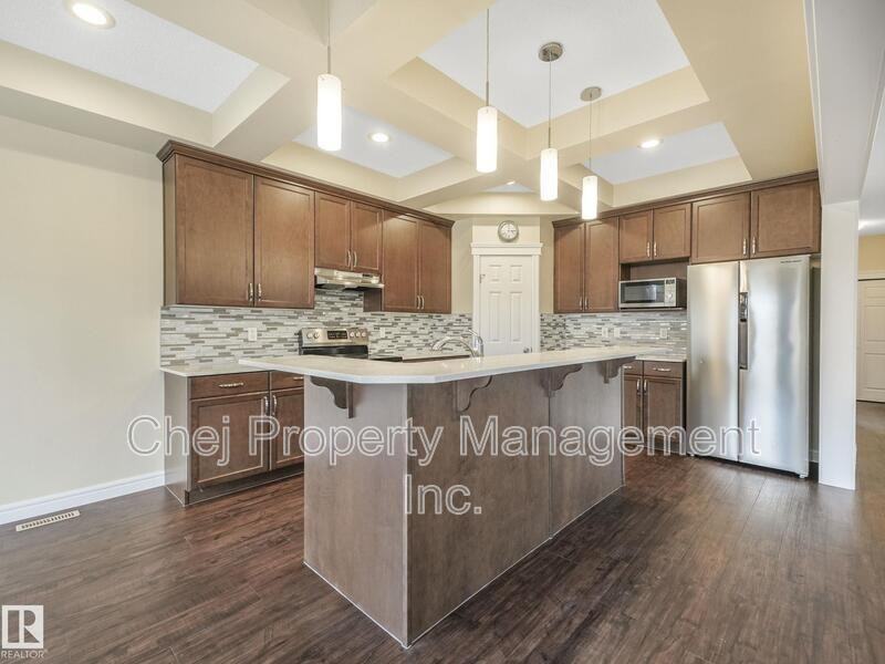 1427 161 St Sw - Photo 7 of 35