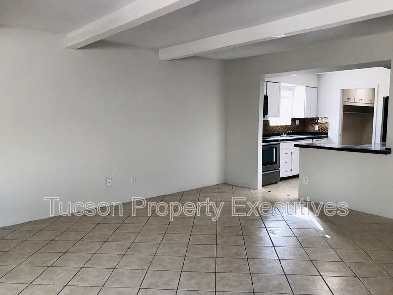 7742 E Tanque Verde Ln - Photo 5 of 24