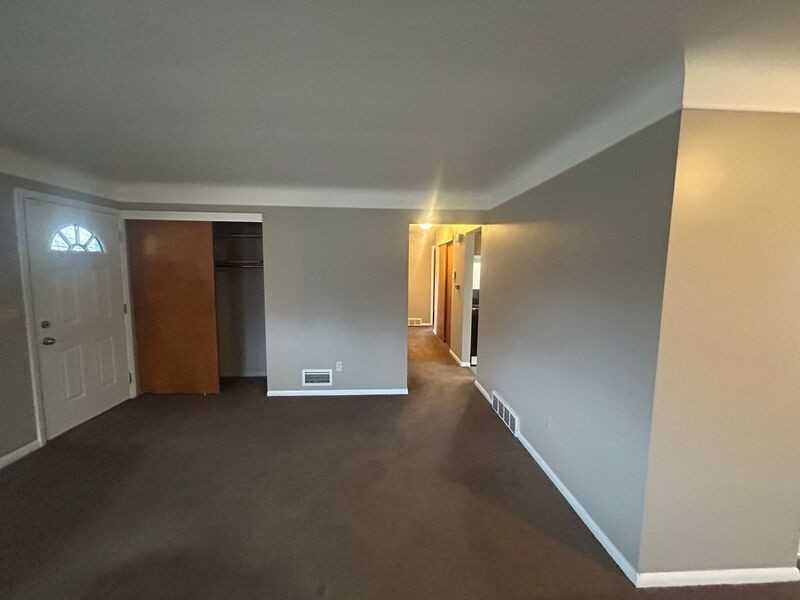 5150 Chantilly Dr - Photo 4 of 20