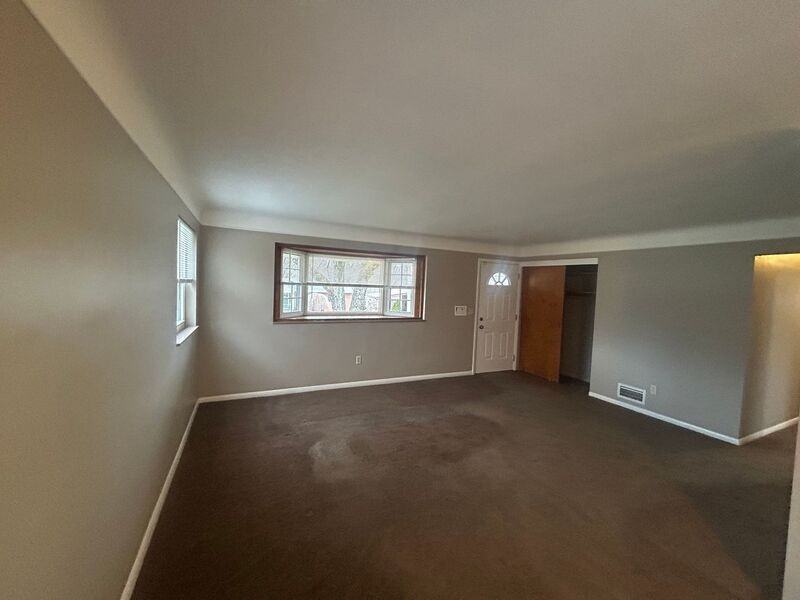 5150 Chantilly Dr - Photo 5 of 20