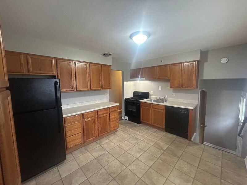 5150 Chantilly Dr - Photo 6 of 20