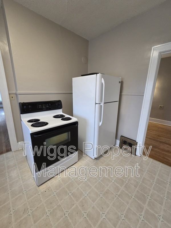 814 Saint Cloud St - Photo 3 of 9