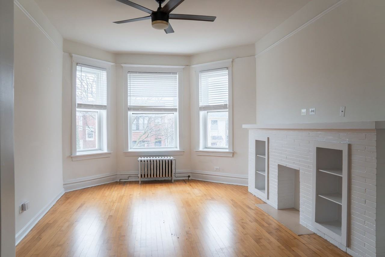 4520 N Albany Ave - Photo 7 of 20