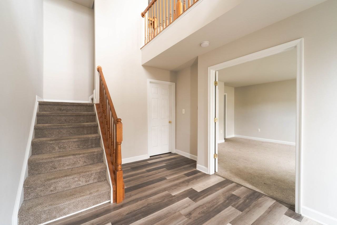 1002 Hoke Ln - Photo 3 of 43