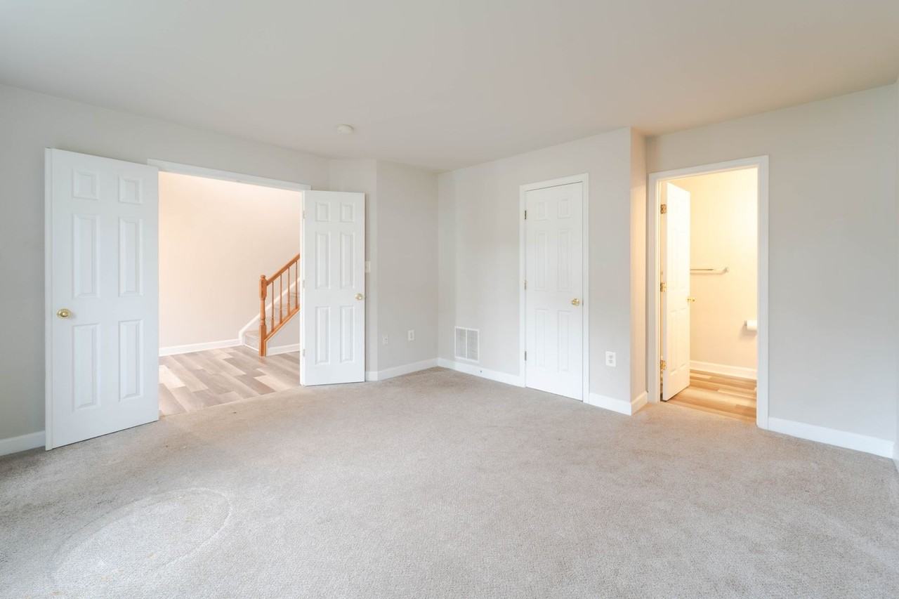 1002 Hoke Ln - Photo 6 of 43