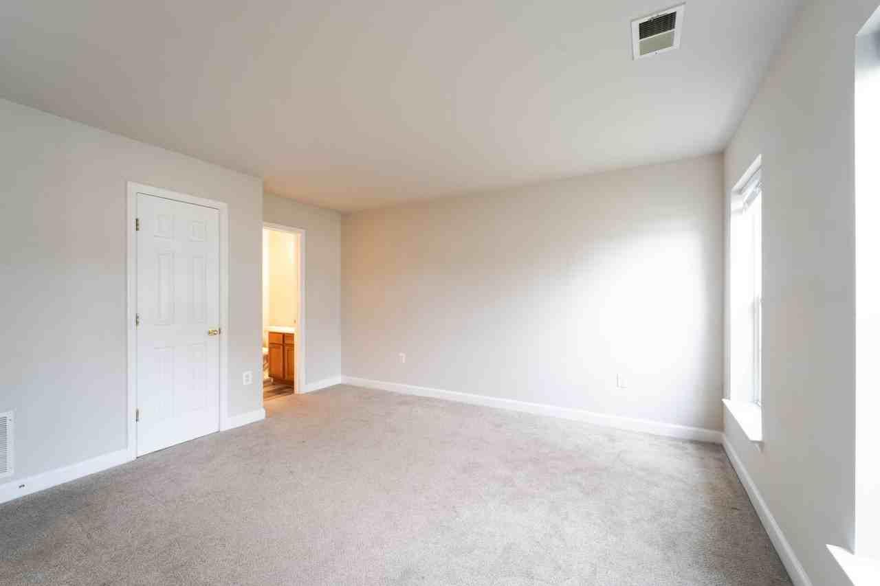 1002 Hoke Ln - Photo 7 of 43