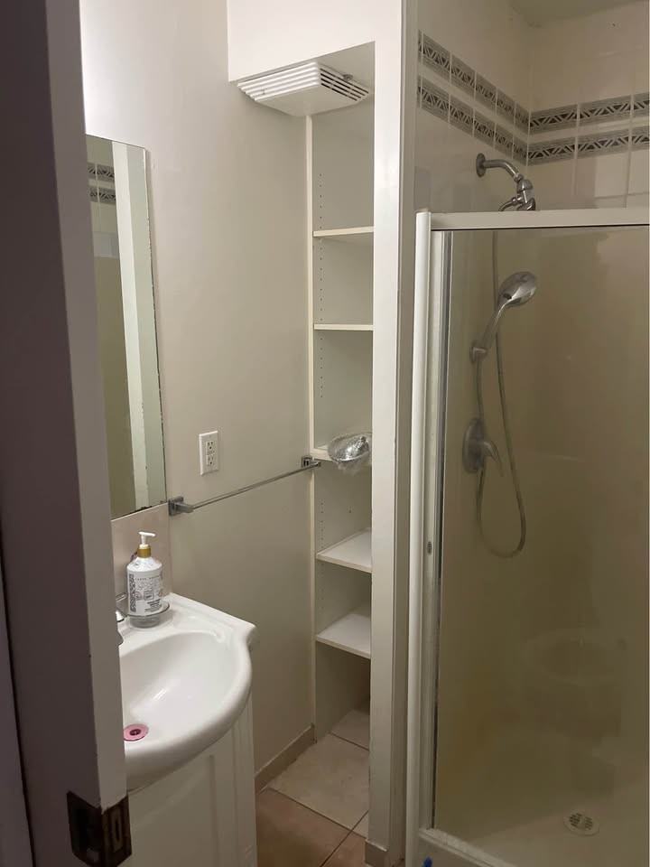 3218 East 45th Avenue - Photo 7 of 8