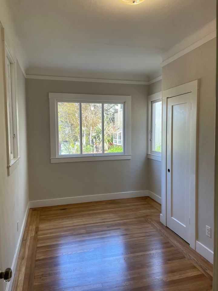 2423 Virginia St - Photo 4 of 9