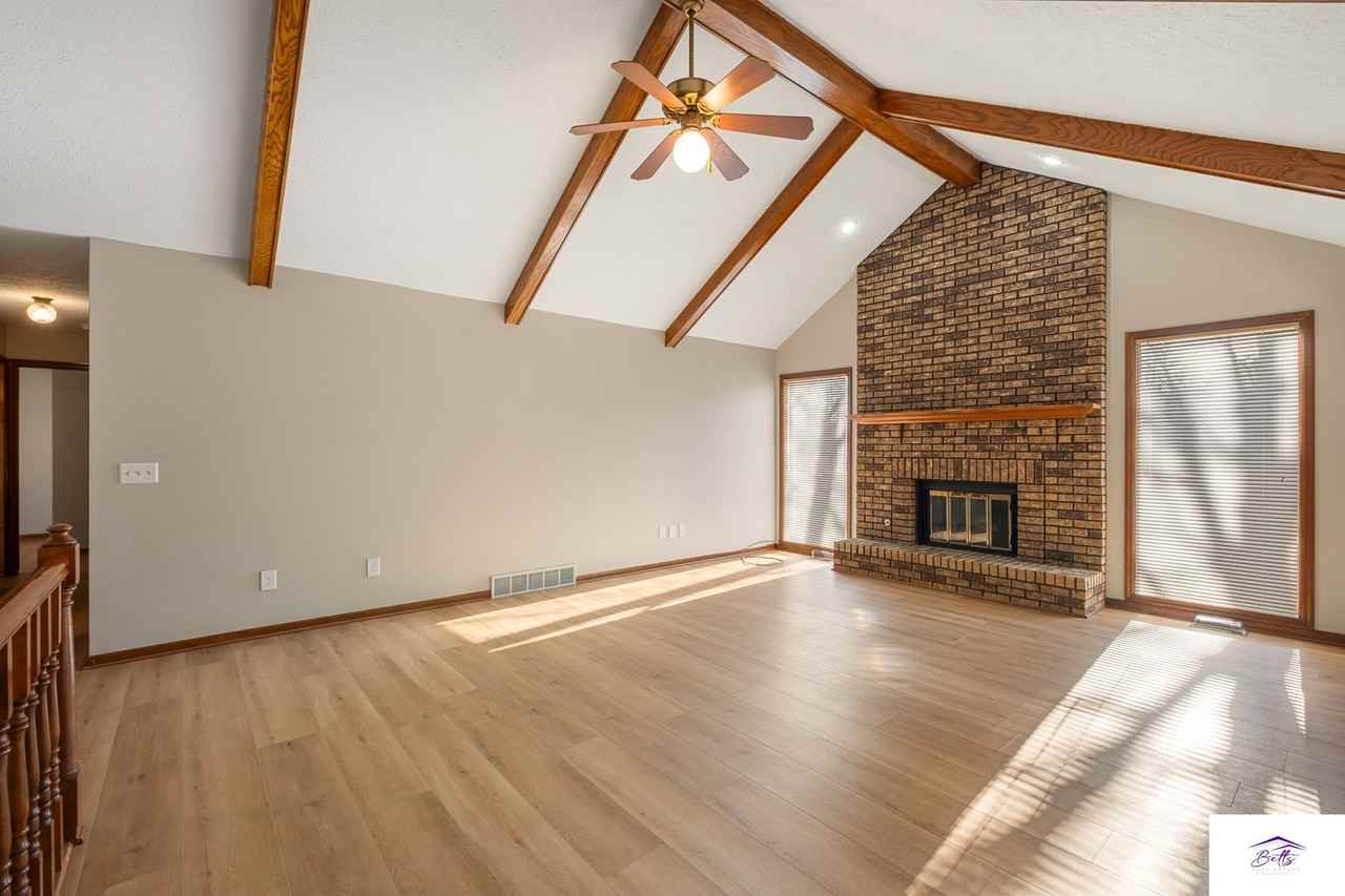 3717 Burr Oak Dr - Photo 2 of 25