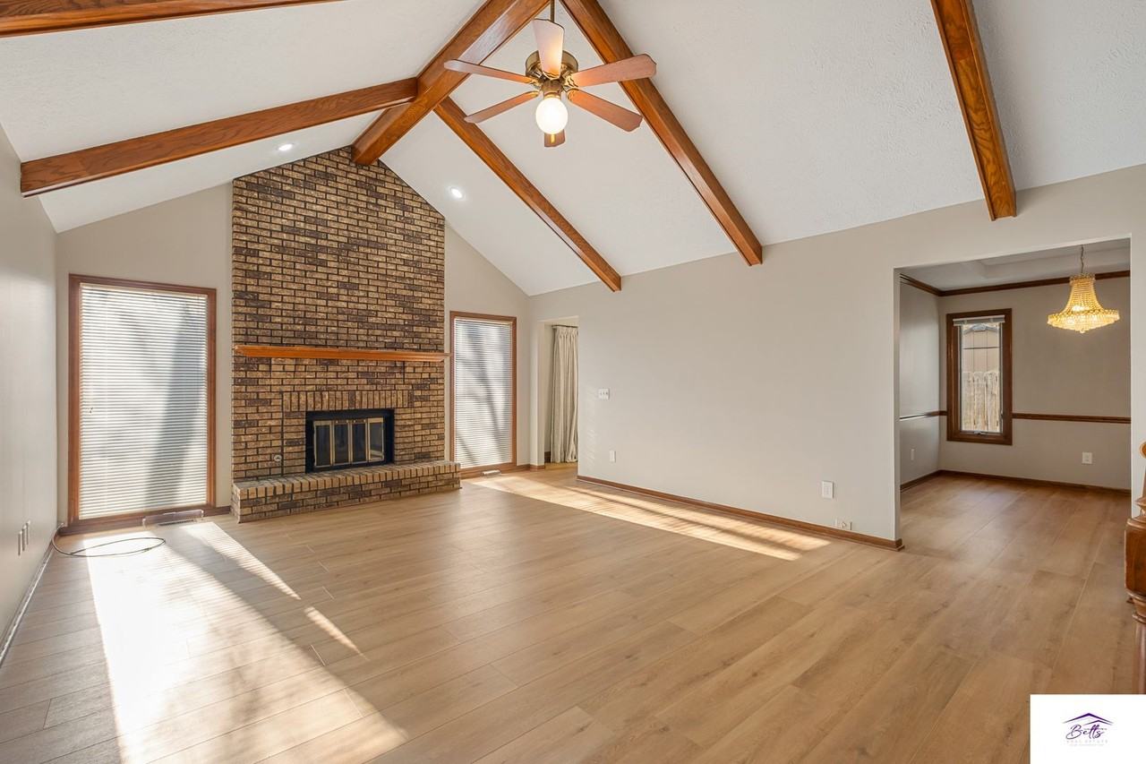 3717 Burr Oak Dr - Photo 3 of 25