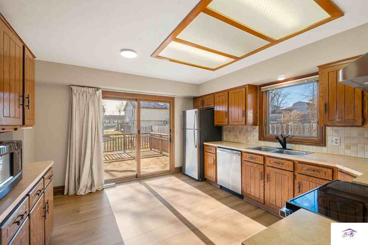 3717 Burr Oak Dr - Photo 5 of 25