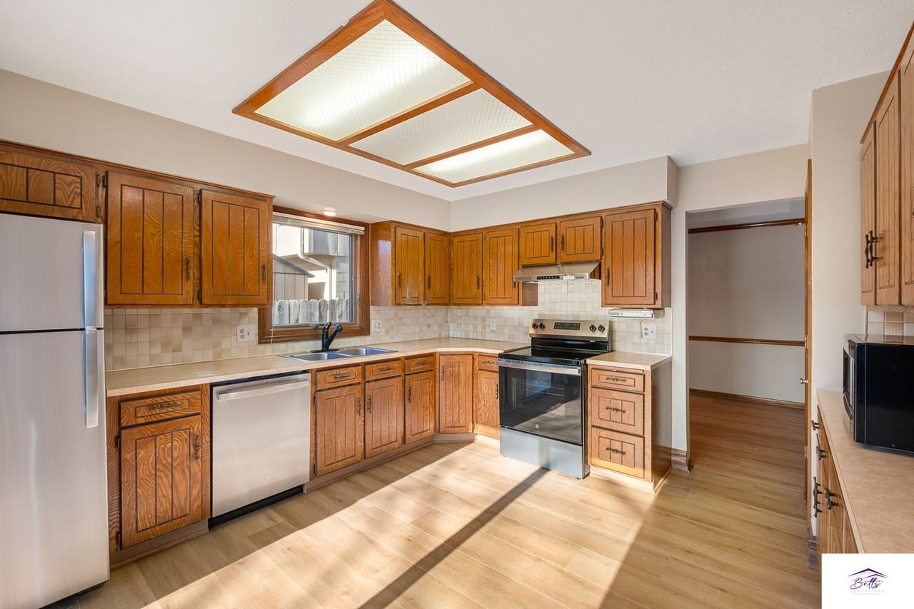 3717 Burr Oak Dr - Photo 7 of 25