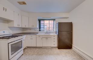 featured image of 925 W 35th Ave