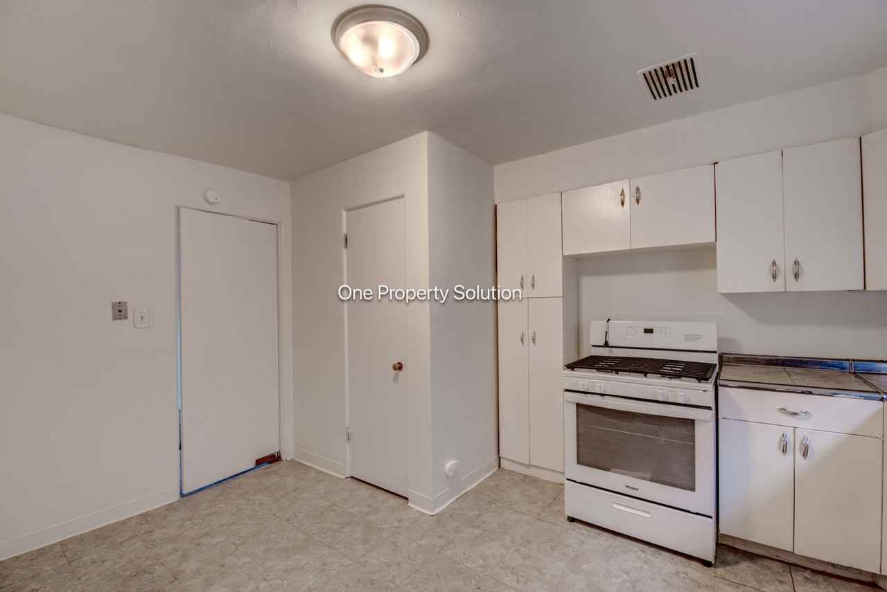 925 West 35th Avenue - Photo 3 of 50