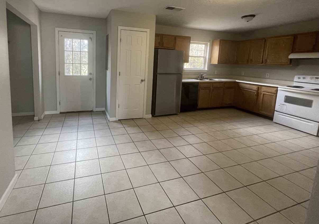 133 Bell Avenue - Photo 2 of 7