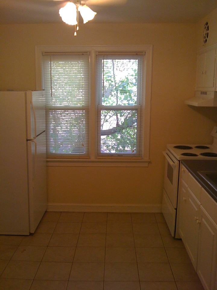 4236 Benning Road, NE - Photo 3 of 11