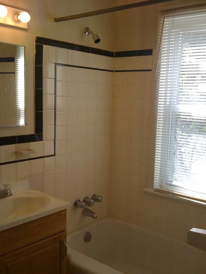 4236 Benning Road, NE - Photo 5 of 11