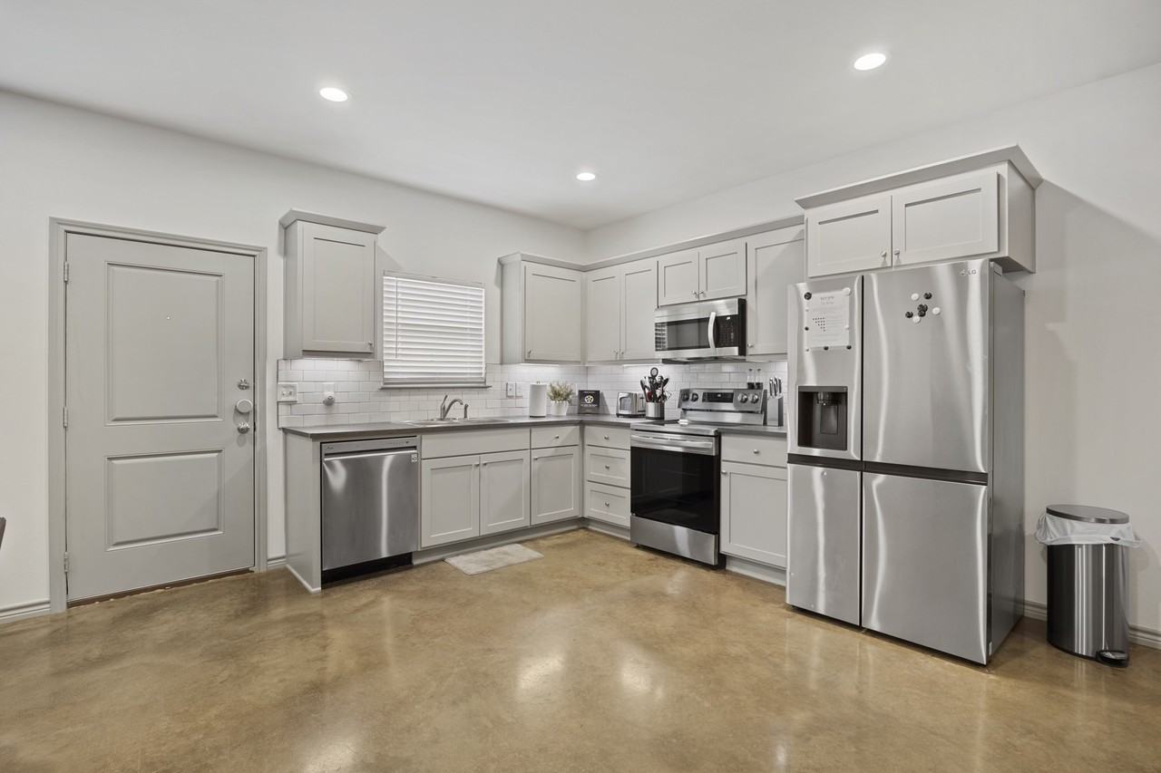 16246 County Road 4100 - Photo 3 of 32