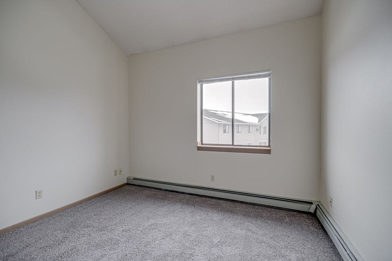 434 1st Ave Ne - Photo 6 of 15