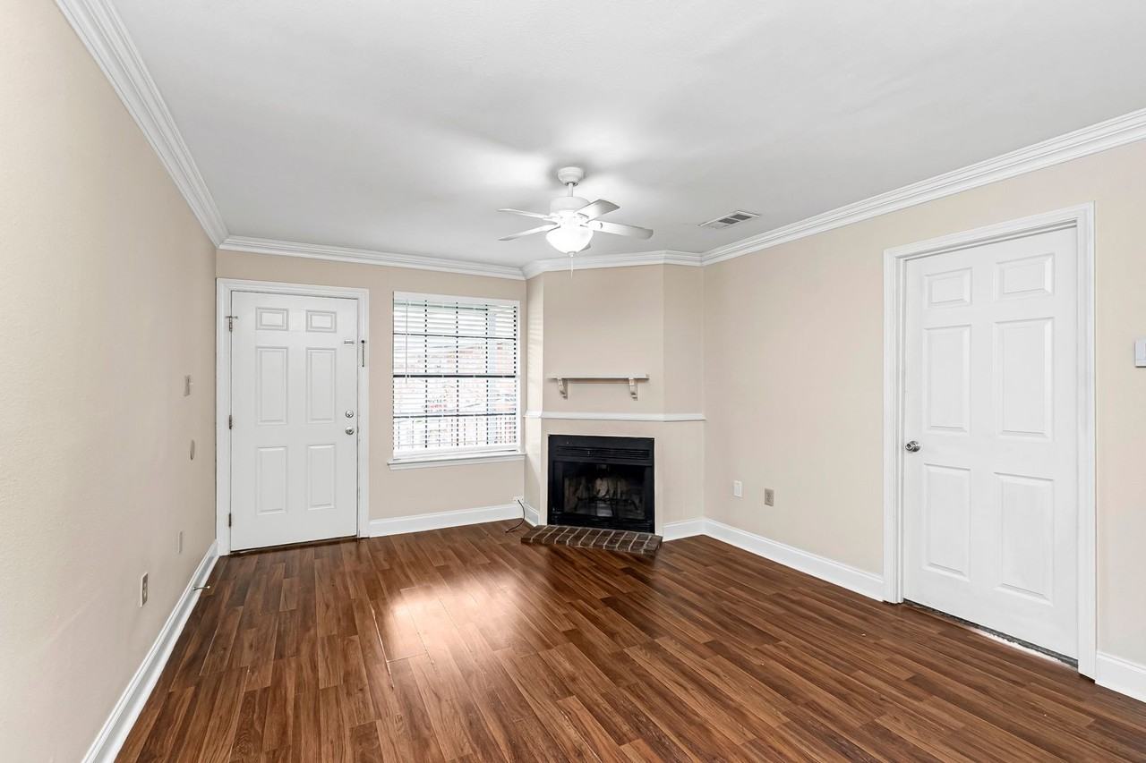 1066 Manson Dr - Photo 3 of 10