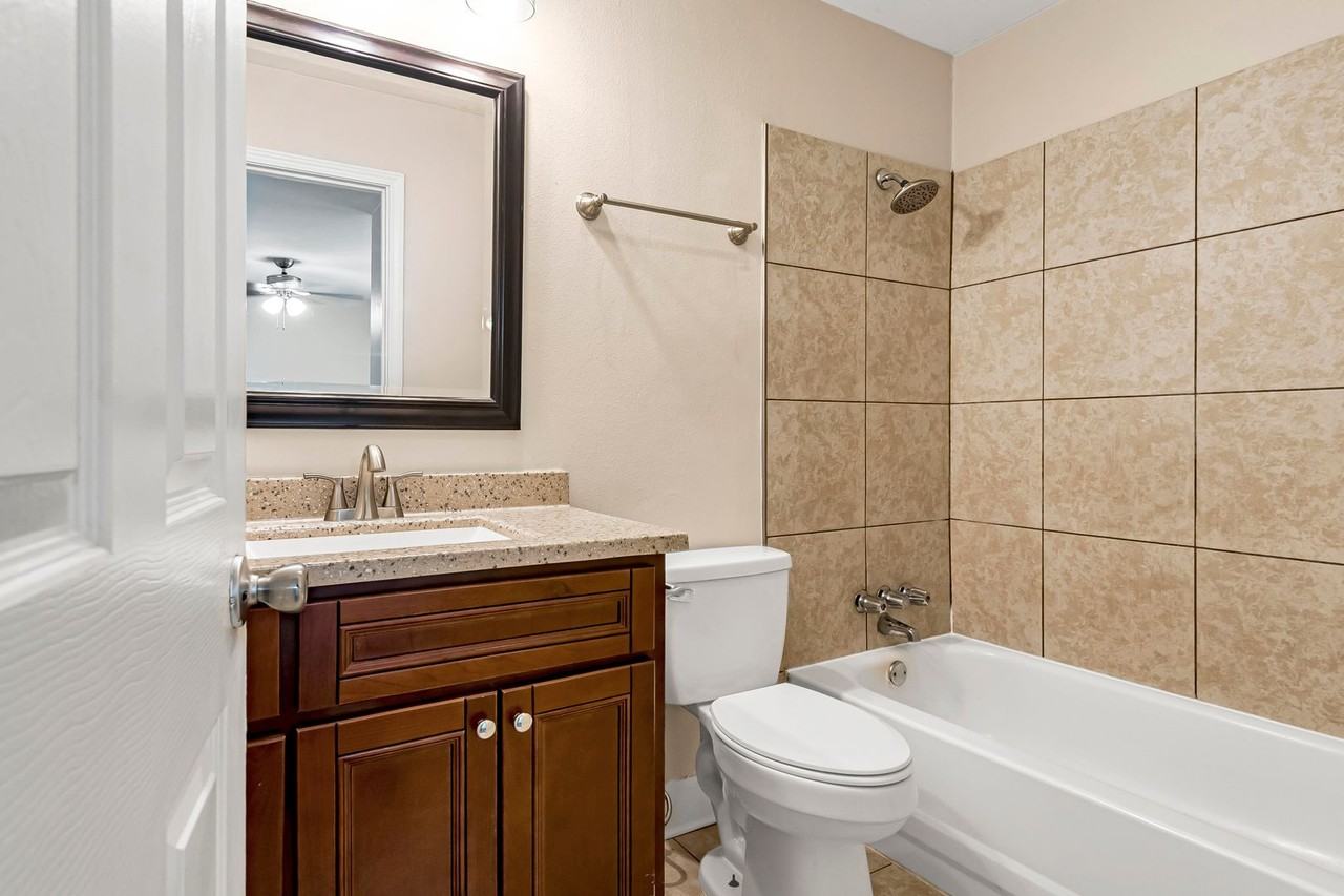 1066 Manson Dr - Photo 5 of 10