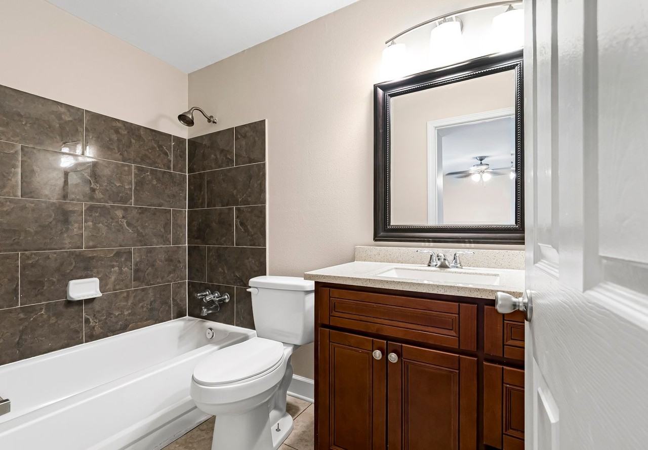 1066 Manson Dr - Photo 6 of 10