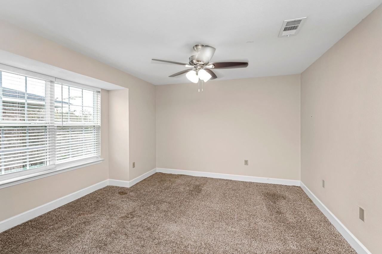 1066 Manson Dr - Photo 7 of 10