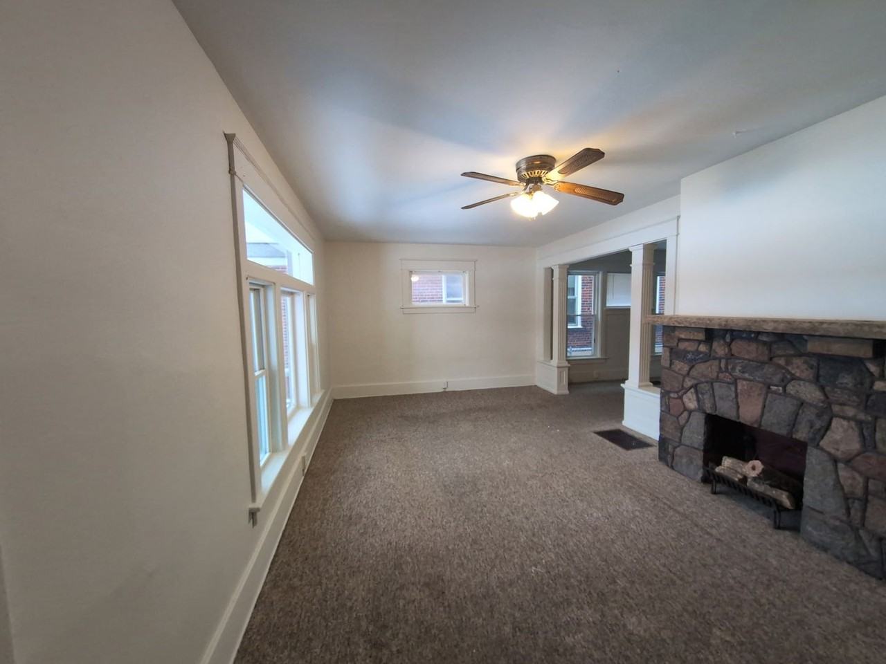 736 E 26th St - Photo 3 of 10