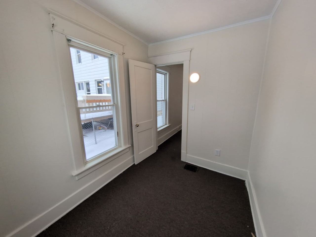 736 E 26th St - Photo 5 of 10