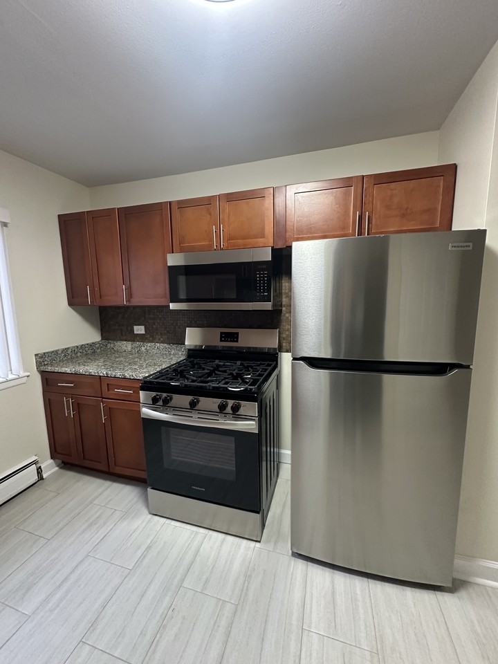 705 Court of Spruce - Photo 3 of 9