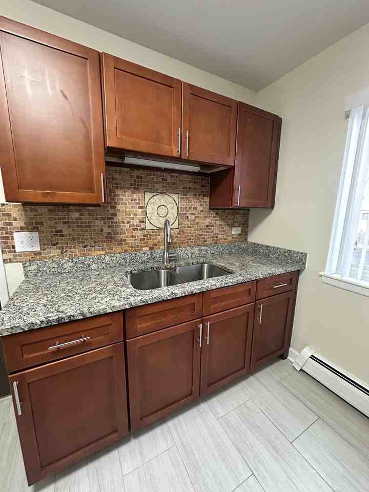 705 Court of Spruce - Photo 4 of 9