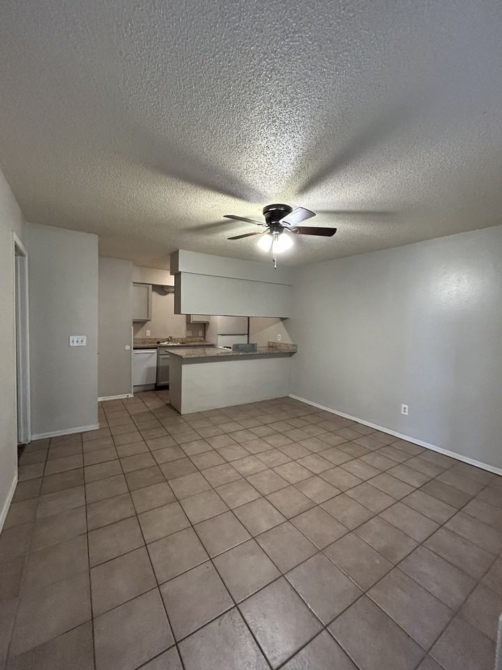 203 South Baggett Street - Photo 3 of 7