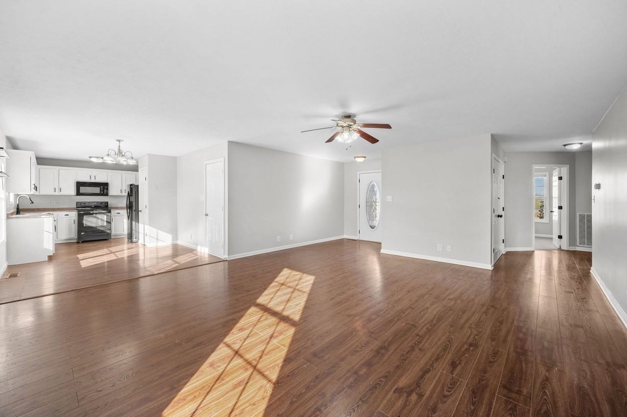 10479 Bell Station Rd - Photo 5 of 25