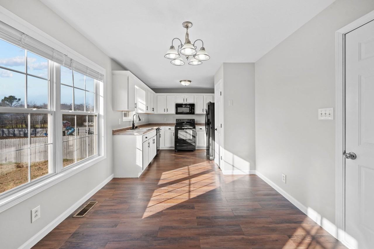 10479 Bell Station Rd - Photo 6 of 25